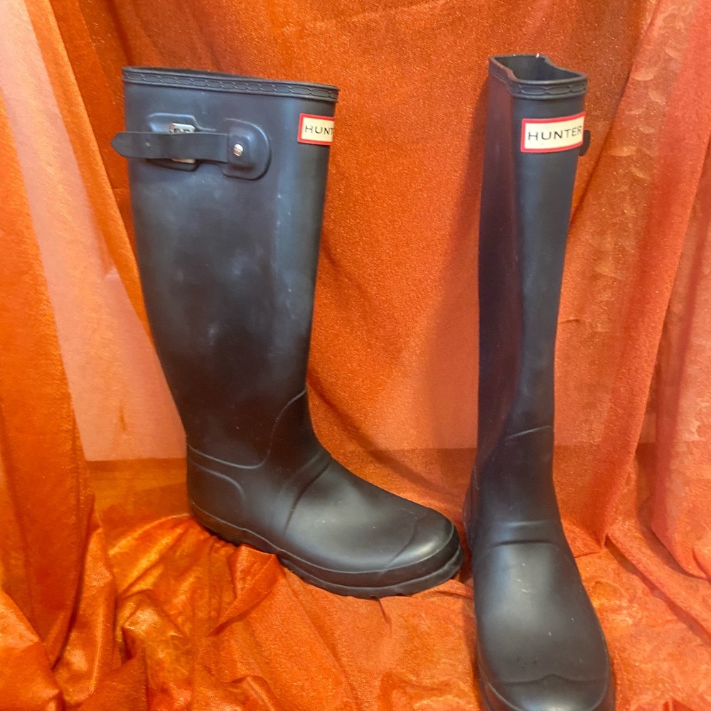 black hunter rain boots